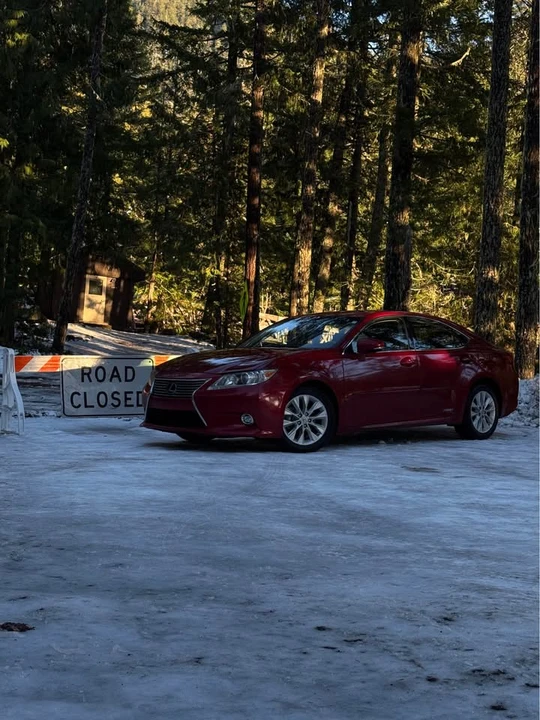 2014 Lexus ES 6th Gen - Image 2 of 14