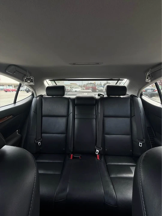 2014 Lexus ES 6th Gen - Image 6 of 14