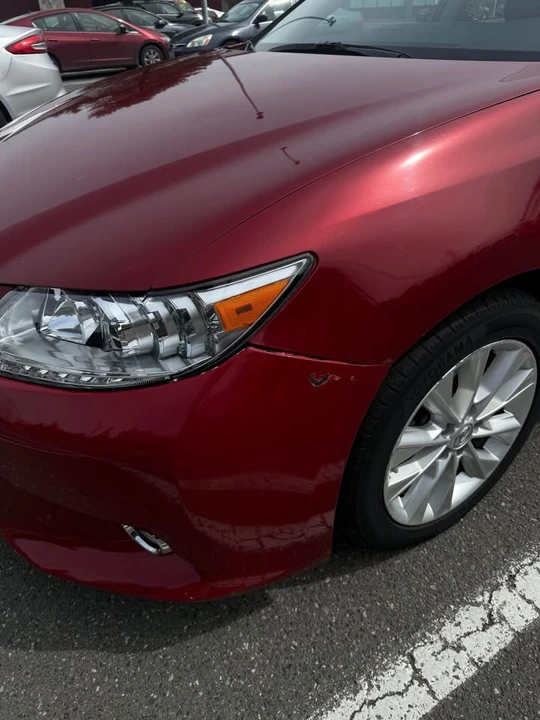 2014 Lexus ES 6th Gen - Image 13 of 14
