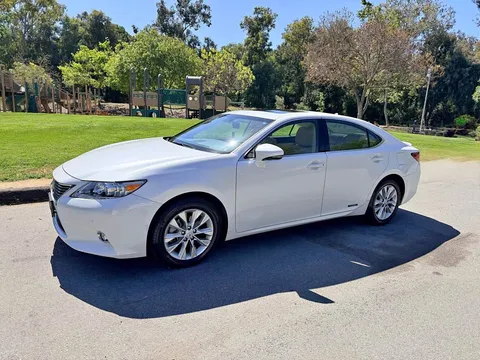 2014 Lexus ES 300h Sedan