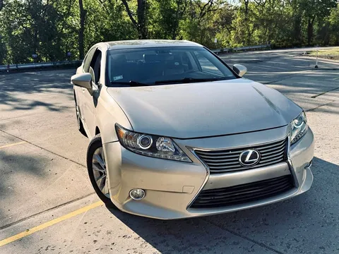 2014 Lexus ES 300h Sedan