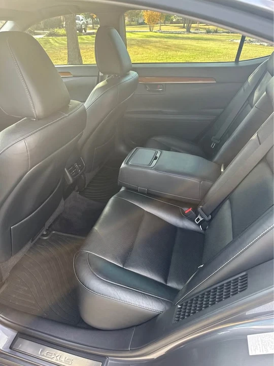 2014 Lexus ES 6th Gen - Image 6 of 7