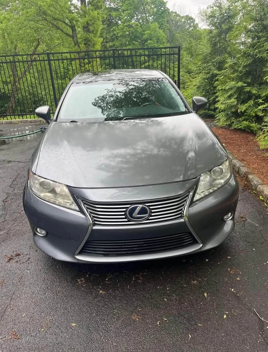 2014 Lexus ES 6th Gen - Image 10 of 10