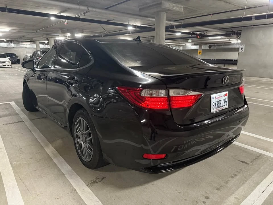 2014 Lexus ES 6th Gen - Image 4 of 7