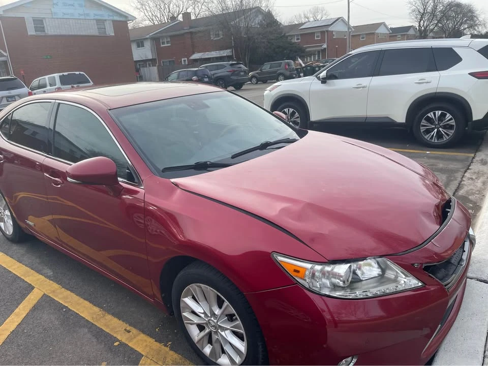 2014 Lexus ES 6th Gen - Image 3 of 11