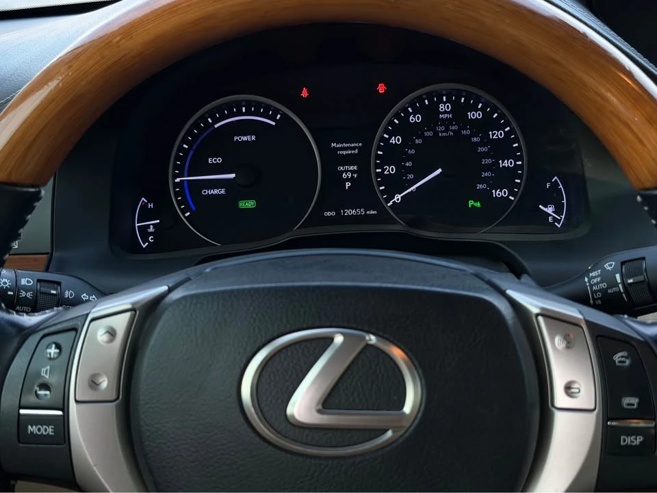2014 Lexus ES 6th Gen - Image 10 of 12