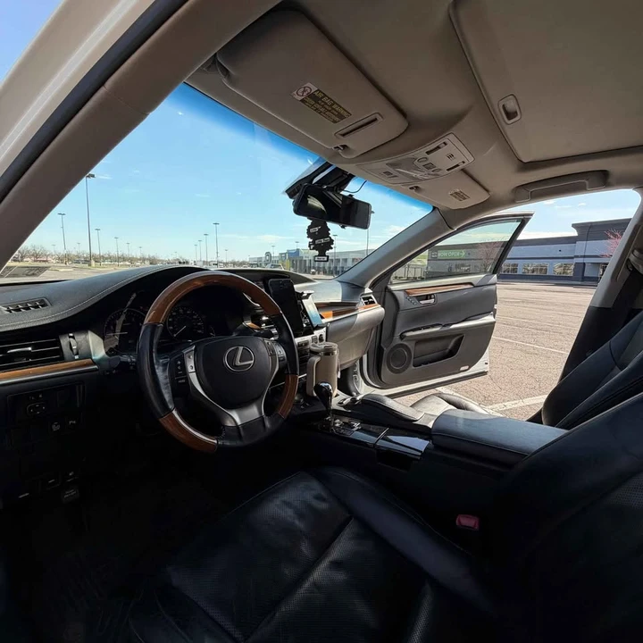 2014 Lexus ES 6th Gen - Image 5 of 12