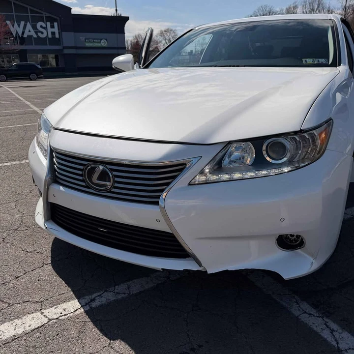 2014 Lexus ES 6th Gen - Image 2 of 12