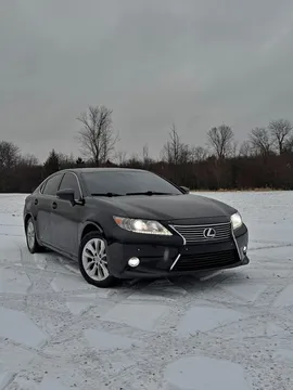 2014 Lexus ES 300h Ultra Luxury