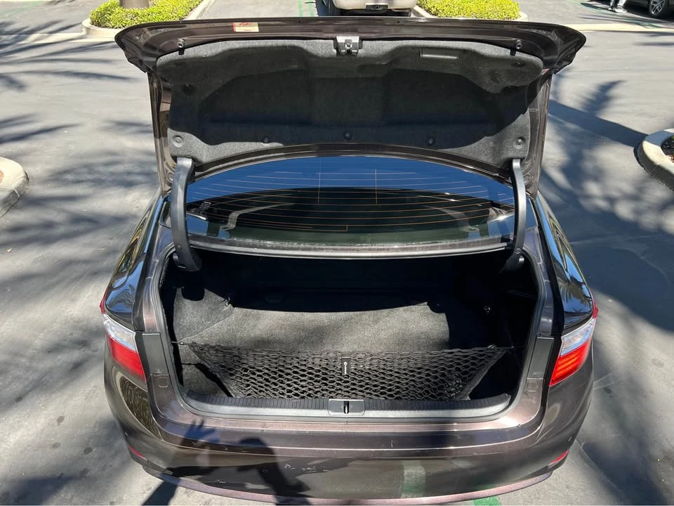 2014 Lexus ES 6th Gen - Image 7 of 13