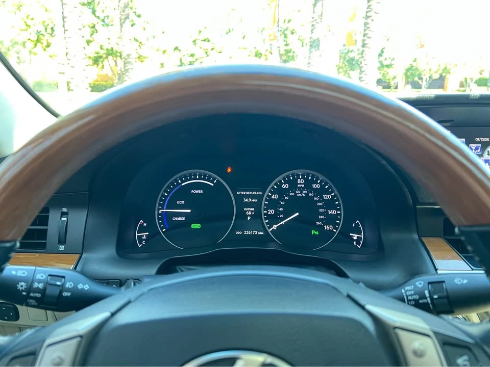 2014 Lexus ES 6th Gen - Image 12 of 13
