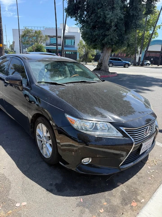 2014 Lexus ES 6th Gen - Image 4 of 5