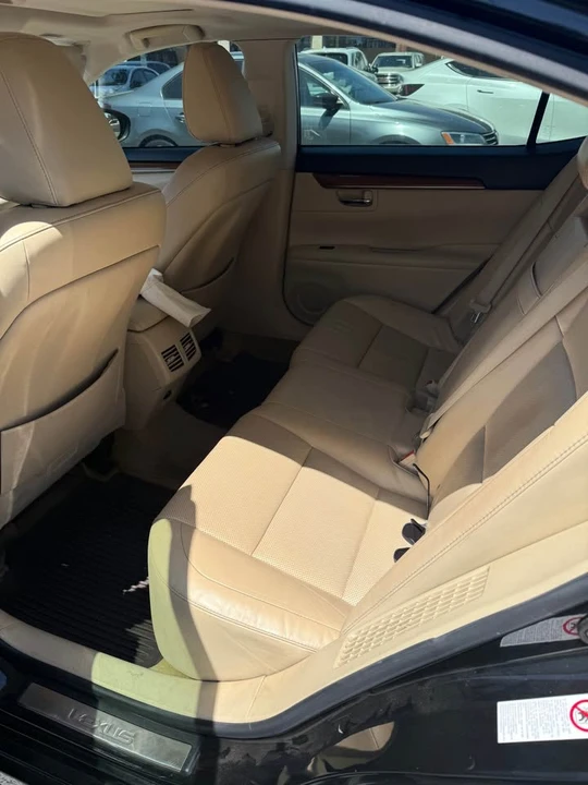 2014 Lexus ES 6th Gen - Image 5 of 5