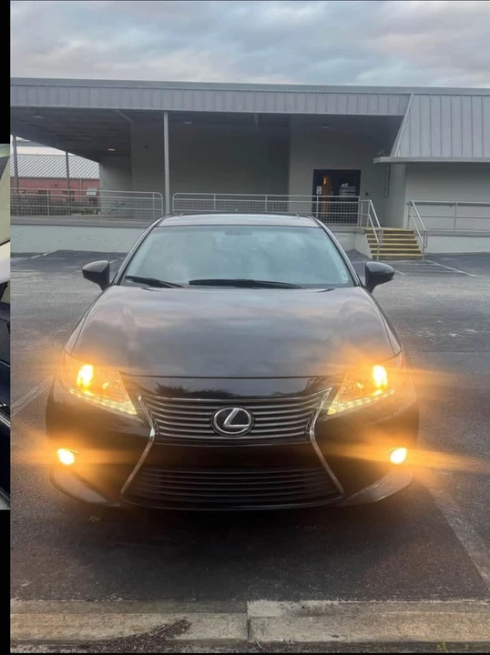 2014 Lexus ES 6th Gen - Image 7 of 8