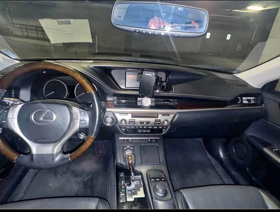 2014 Lexus ES 6th Gen - Image 8 of 8
