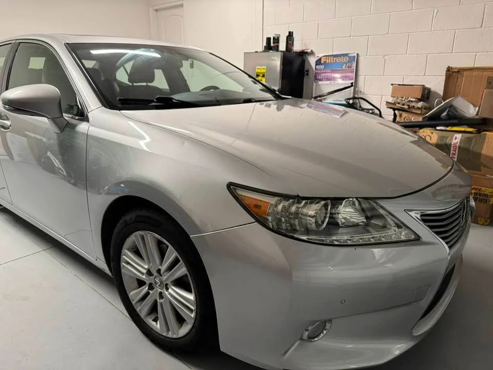 2014 Lexus ES 6th Gen - Image 9 of 9