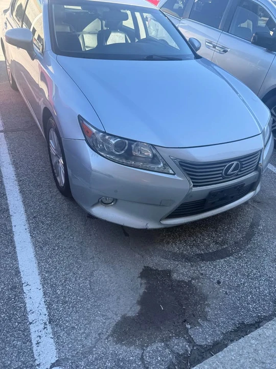2014 Lexus ES 6th Gen - Image 4 of 17