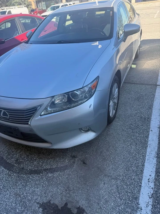2014 Lexus ES 6th Gen - Image 3 of 17