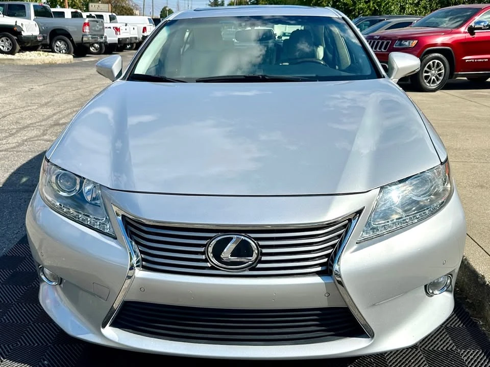 2014 Lexus ES 6th Gen - Image 4 of 20