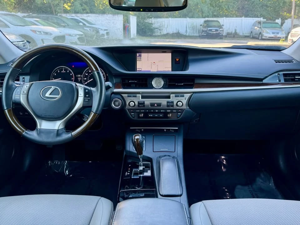 2014 Lexus ES 6th Gen - Image 6 of 20