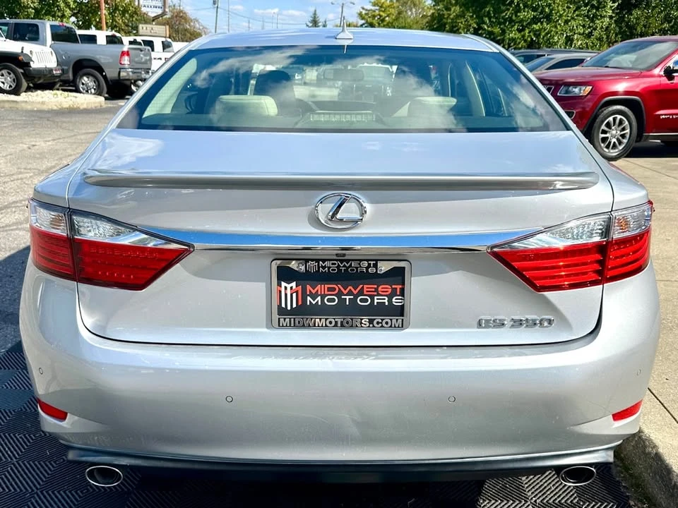 2014 Lexus ES 6th Gen - Image 5 of 20