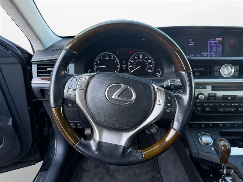 2014 Lexus ES 6th Gen - Image 12 of 16