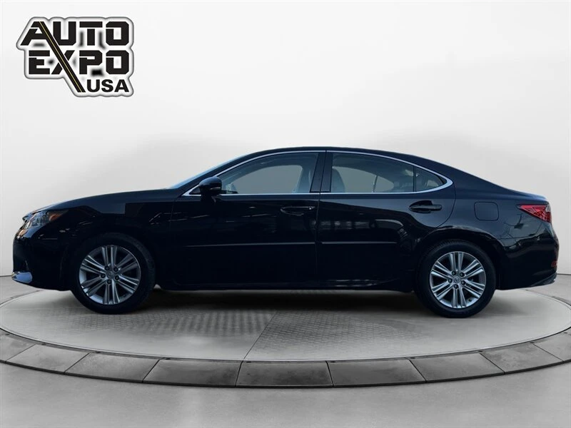 2014 Lexus ES 6th Gen - Image 2 of 16