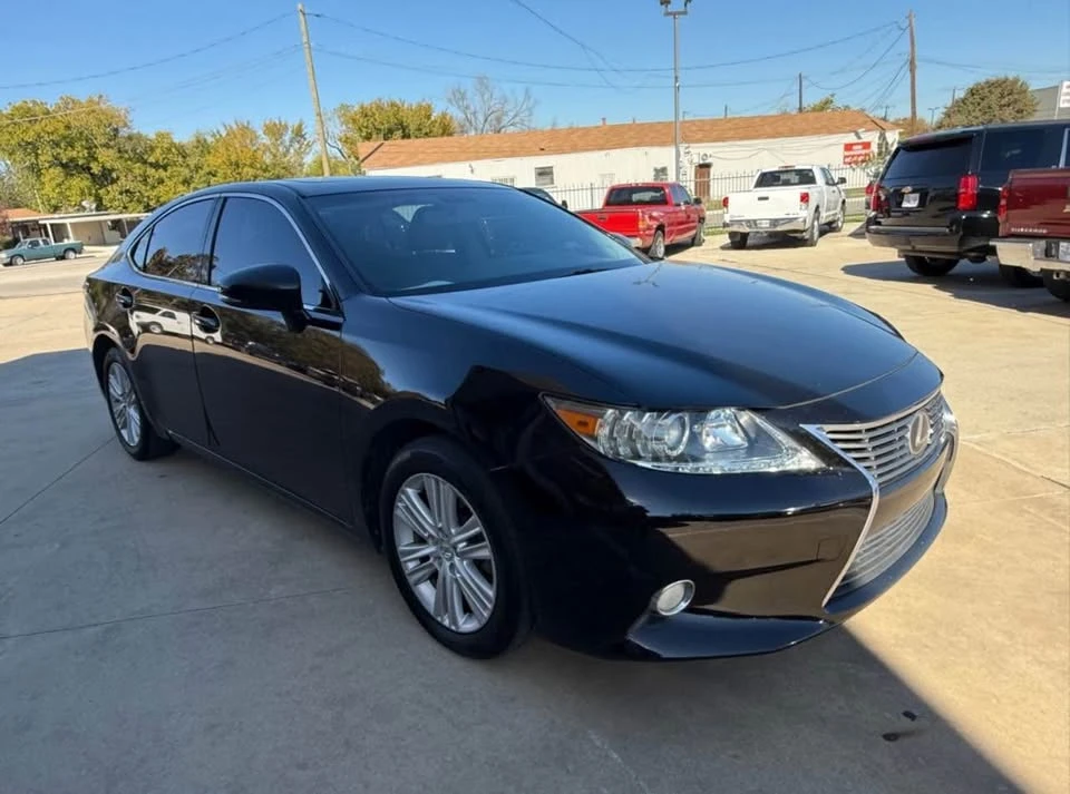 2014 Lexus ES 6th Gen - Image 4 of 10