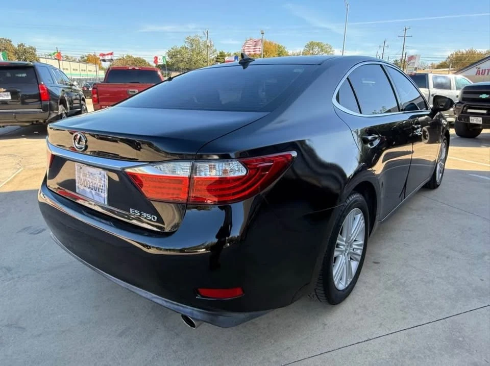 2014 Lexus ES 6th Gen - Image 3 of 10
