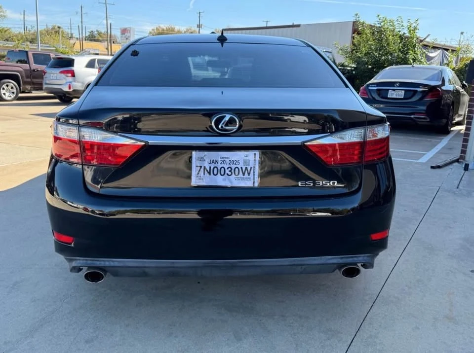 2014 Lexus ES 6th Gen - Image 7 of 10