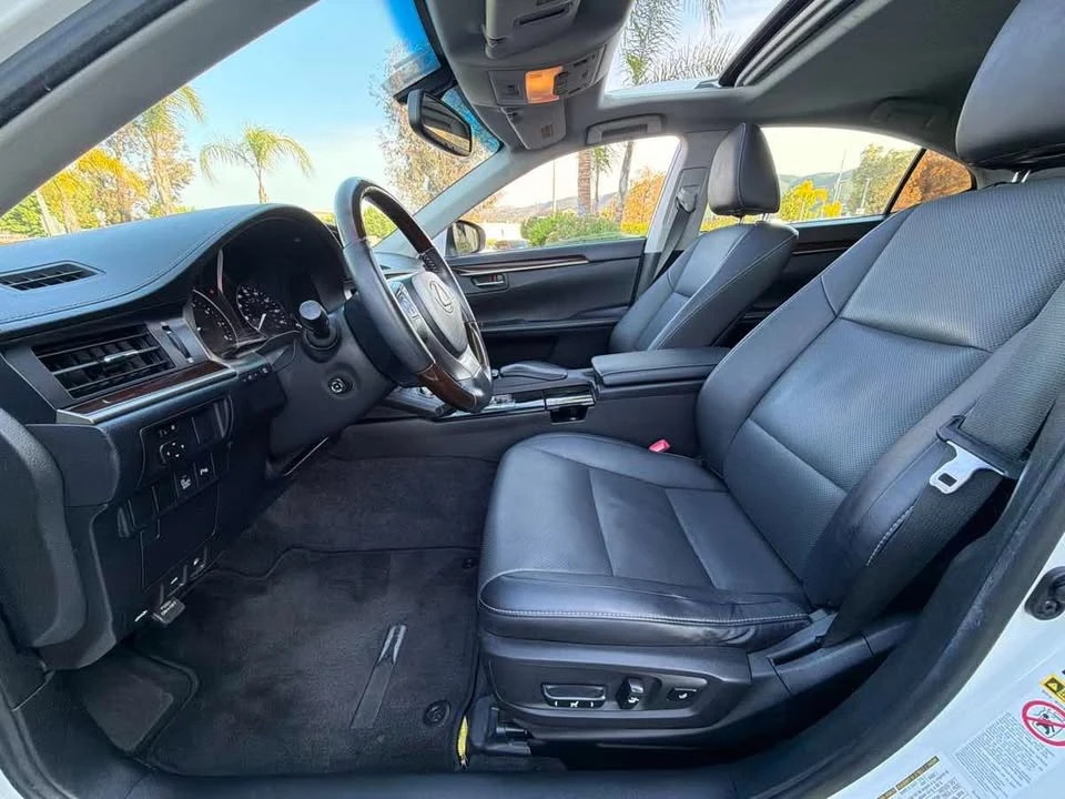 2014 Lexus ES 6th Gen - Image 8 of 18