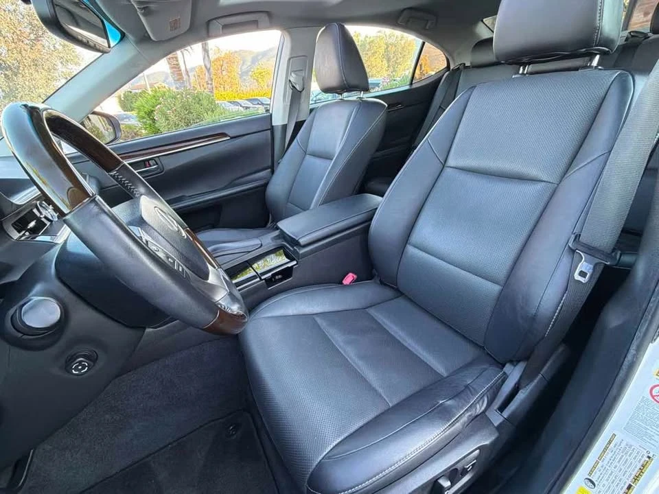 2014 Lexus ES 6th Gen - Image 7 of 18
