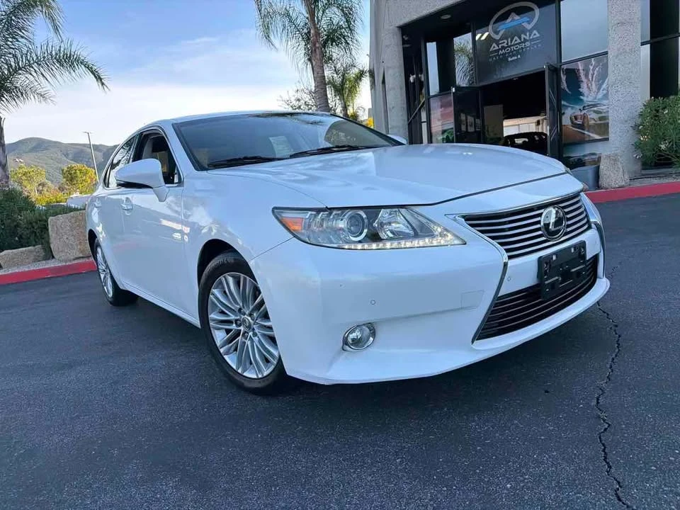 2014 Lexus ES 6th Gen - Image 3 of 18