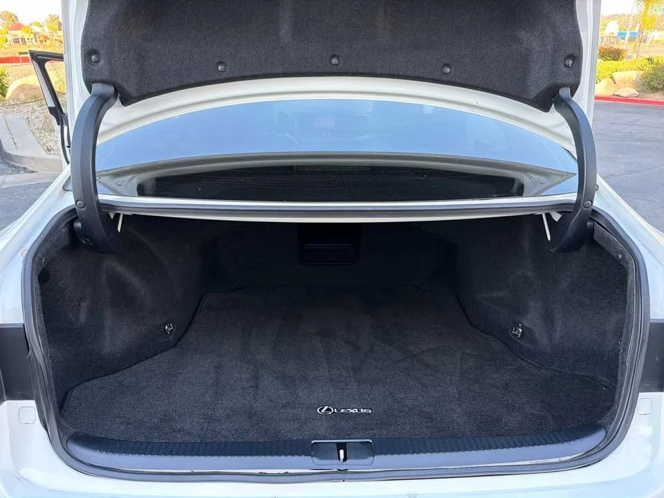 2014 Lexus ES 6th Gen - Image 14 of 18