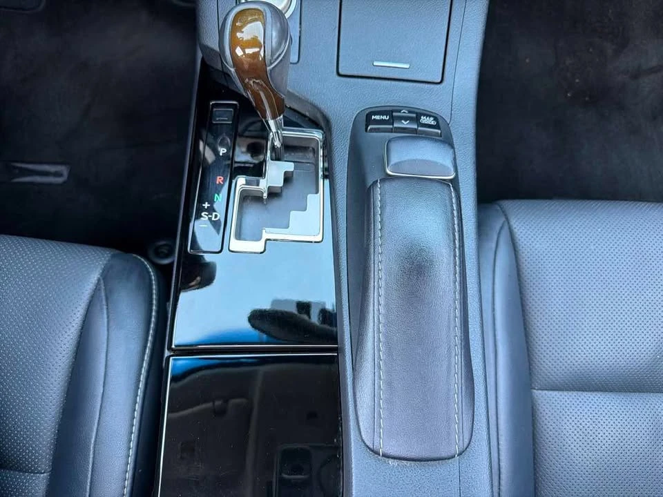 2014 Lexus ES 6th Gen - Image 18 of 18