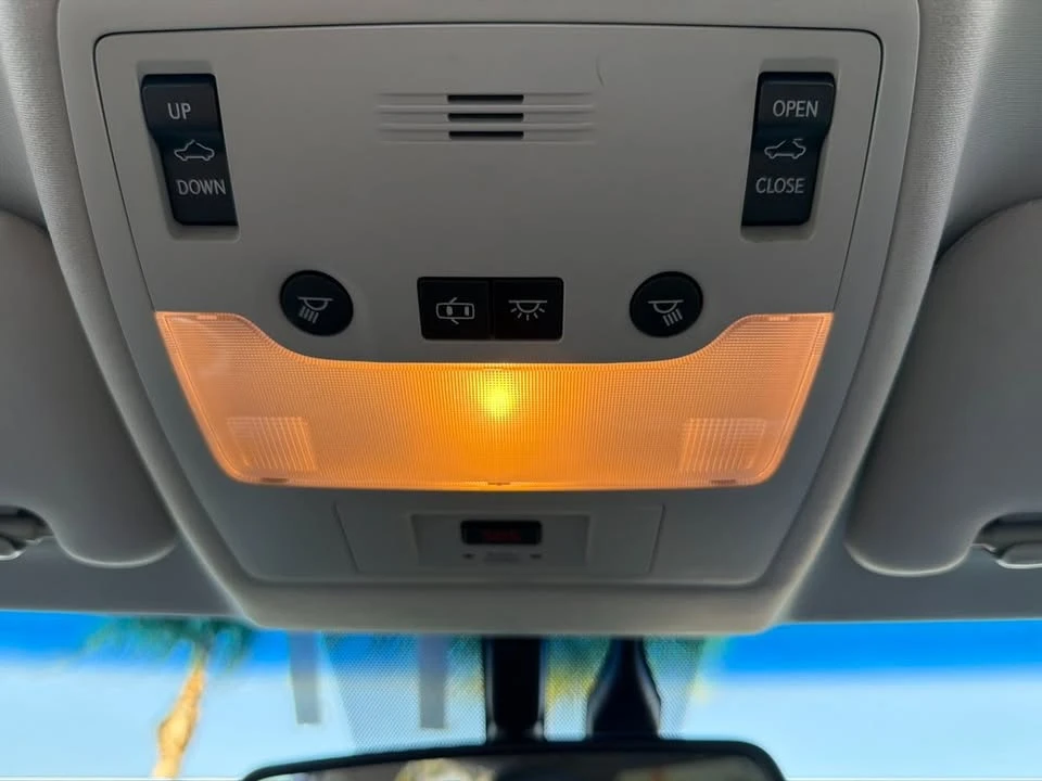 2014 Lexus ES 6th Gen - Image 13 of 18
