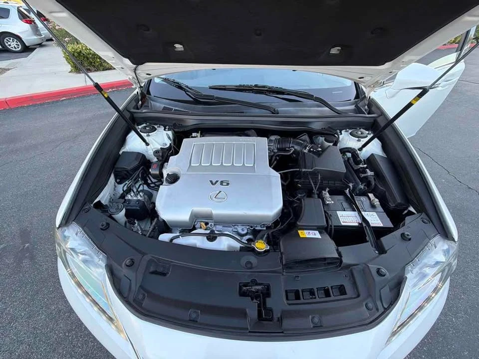 2014 Lexus ES 6th Gen - Image 17 of 18