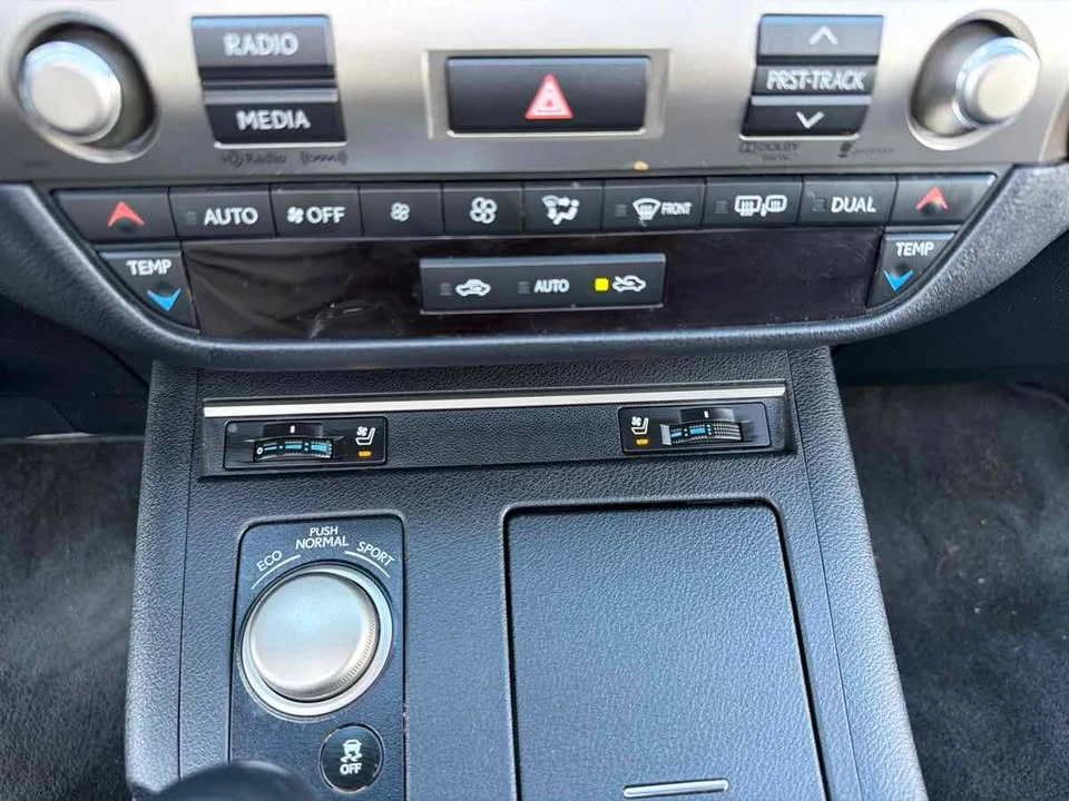 2014 Lexus ES 6th Gen - Image 12 of 18