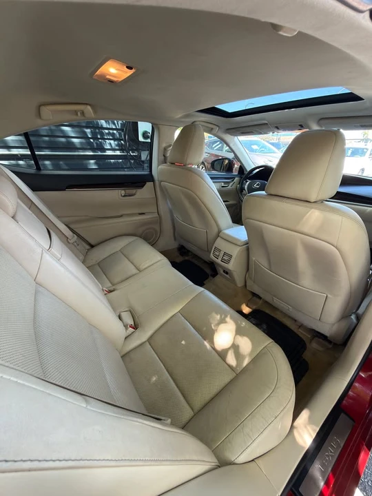 2014 Lexus ES 6th Gen - Image 14 of 20