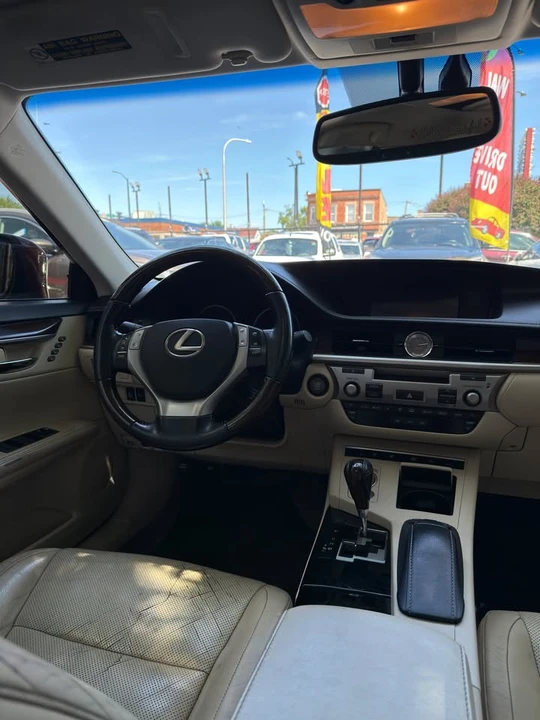 2014 Lexus ES 6th Gen - Image 13 of 20