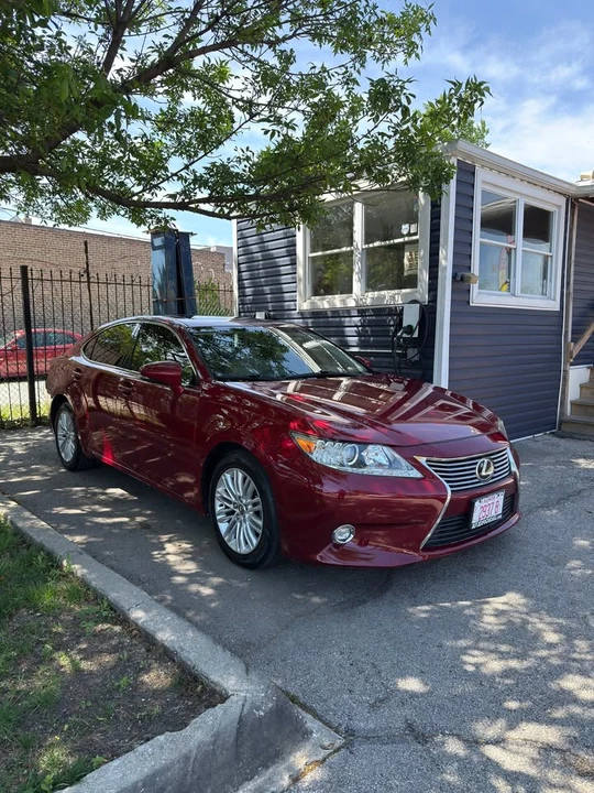 2014 Lexus ES 6th Gen - Image 3 of 20