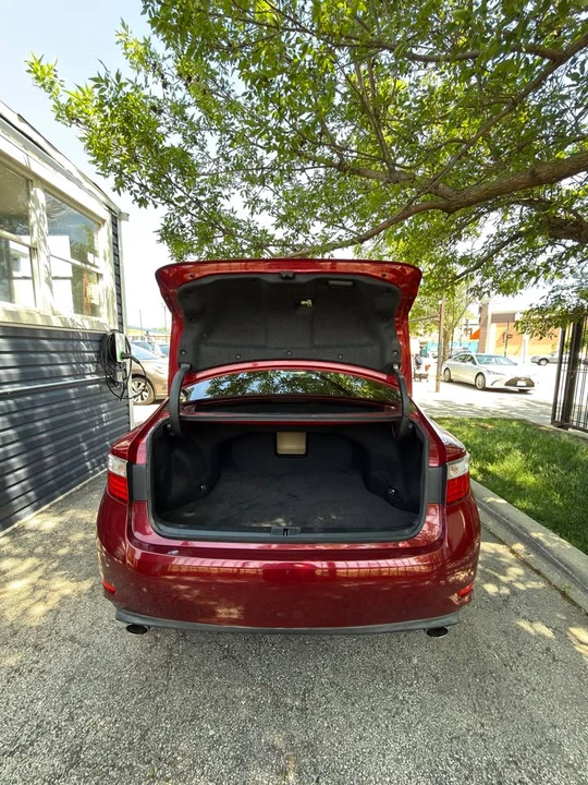 2014 Lexus ES 6th Gen - Image 7 of 20