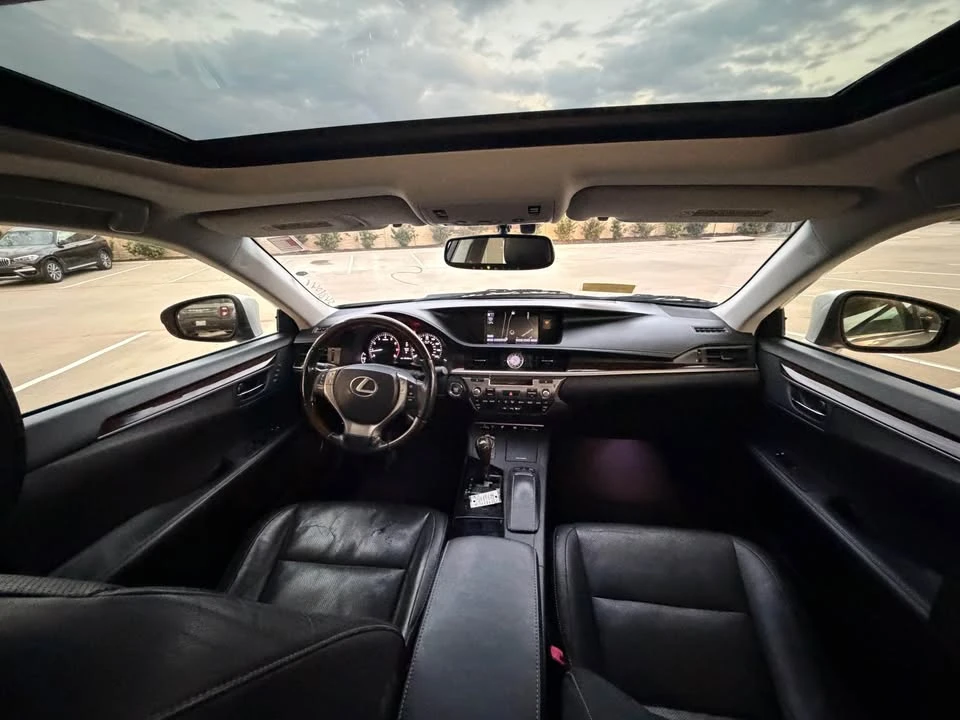 2014 Lexus ES 6th Gen - Image 14 of 18