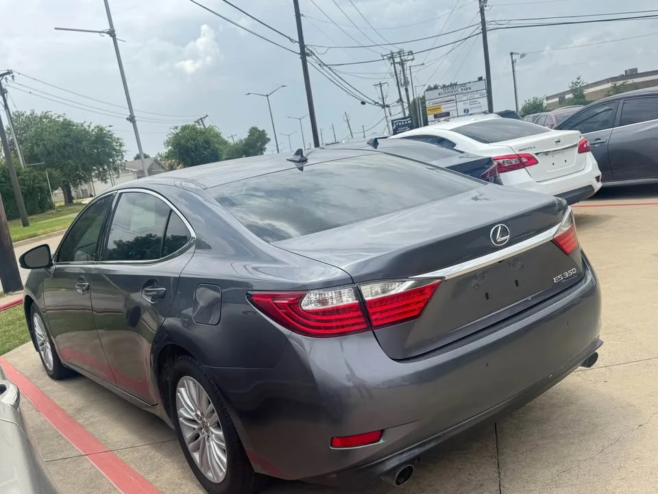 2014 Lexus ES 6th Gen - Image 4 of 6