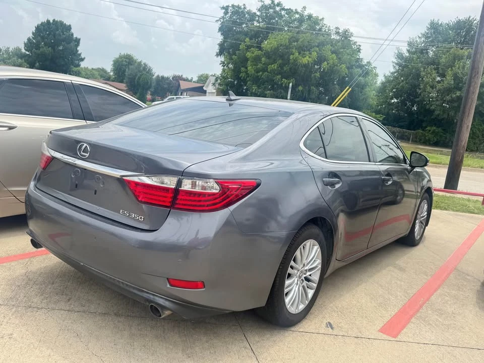 2014 Lexus ES 6th Gen - Image 5 of 6