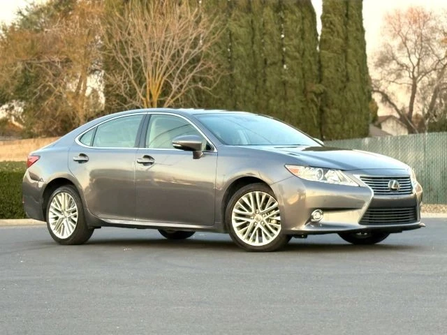 2014 Lexus ES 6th Gen - Image 8 of 21