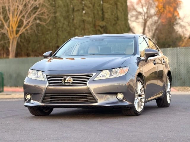 2014 Lexus ES 6th Gen - Image 2 of 21