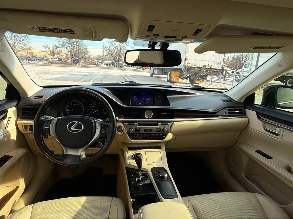 2014 Lexus ES 6th Gen - Image 10 of 13