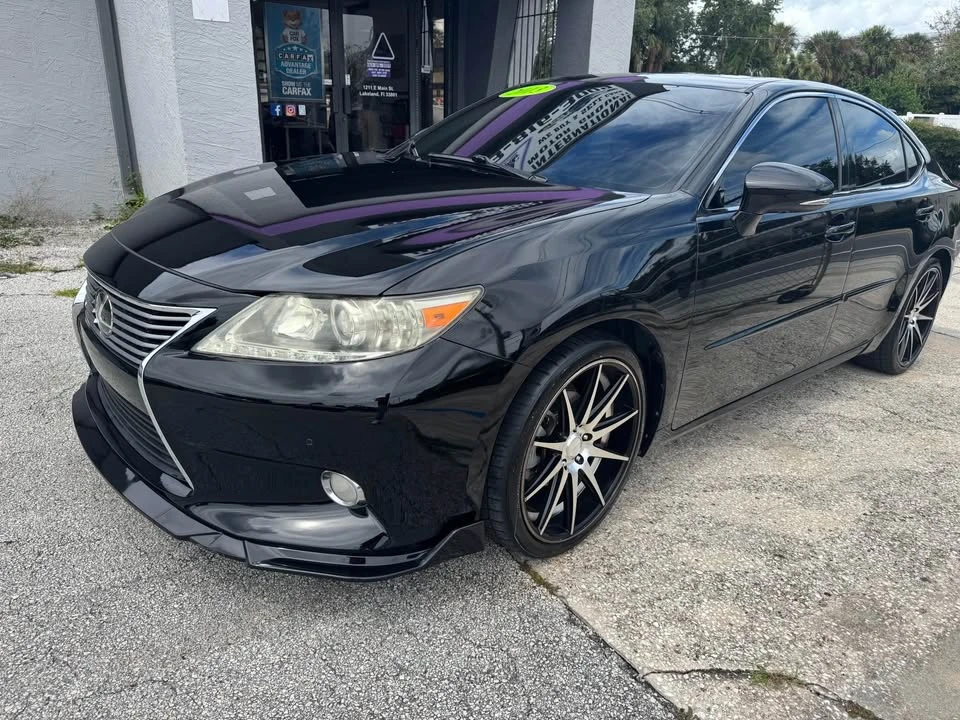 2014 Lexus ES 6th Gen - Image 7 of 10