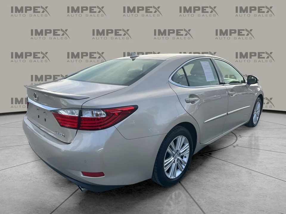 2014 Lexus ES 6th Gen - Image 5 of 12